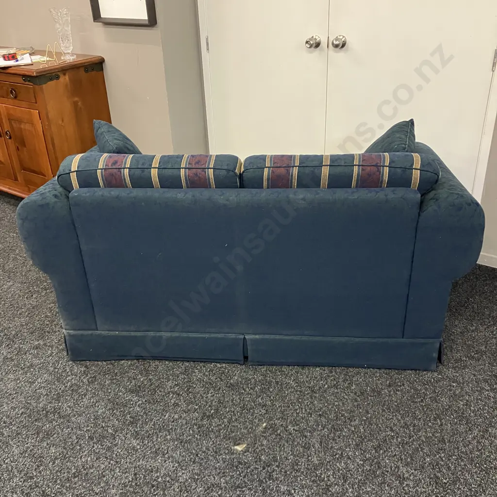 Mobilier Avonleigh 2 Seater Sofa, Blue / Burgundy / Gold Tones. 165 x 81cm Image 1++