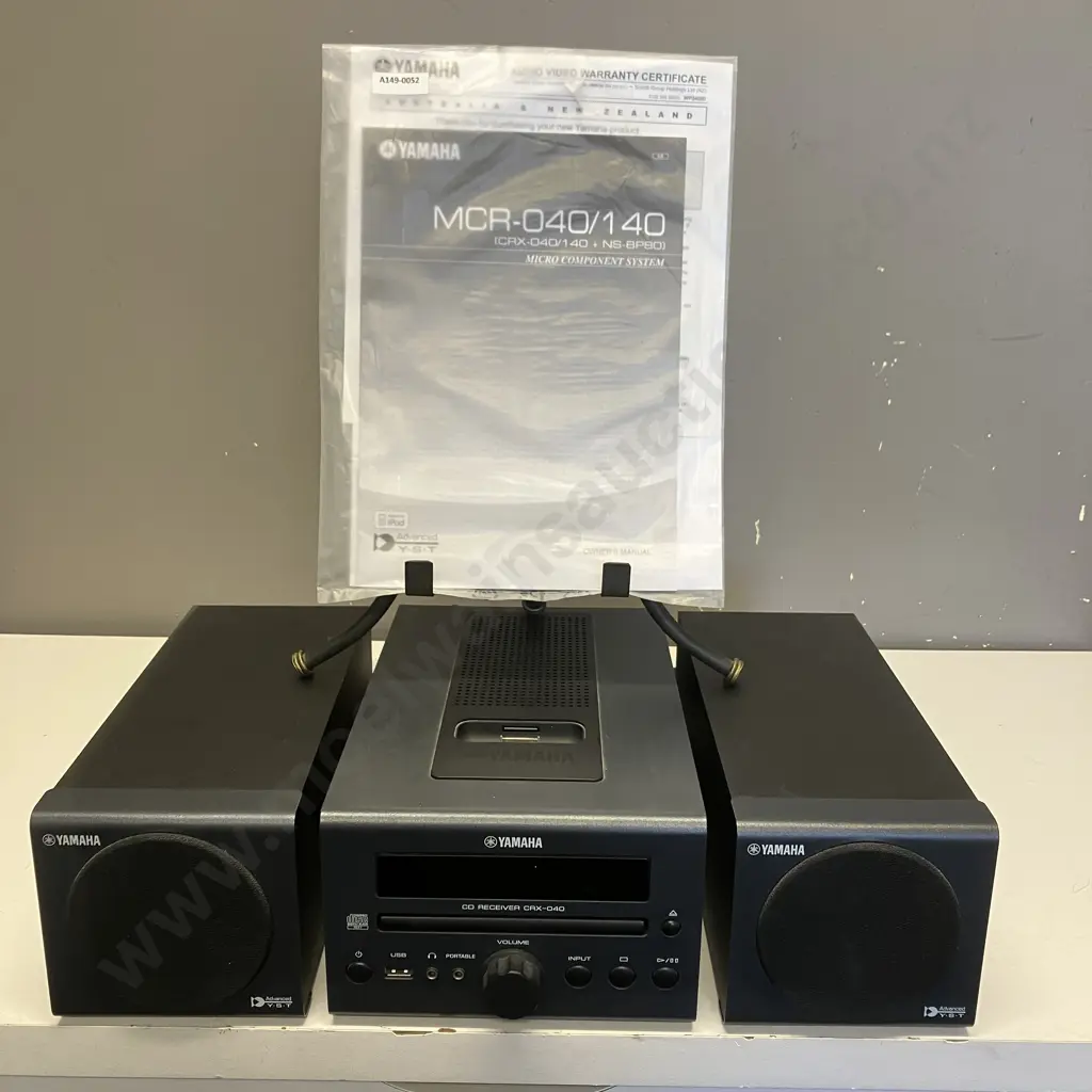 Yamaha Micro Component System CRX-040 With Manual Image 1++