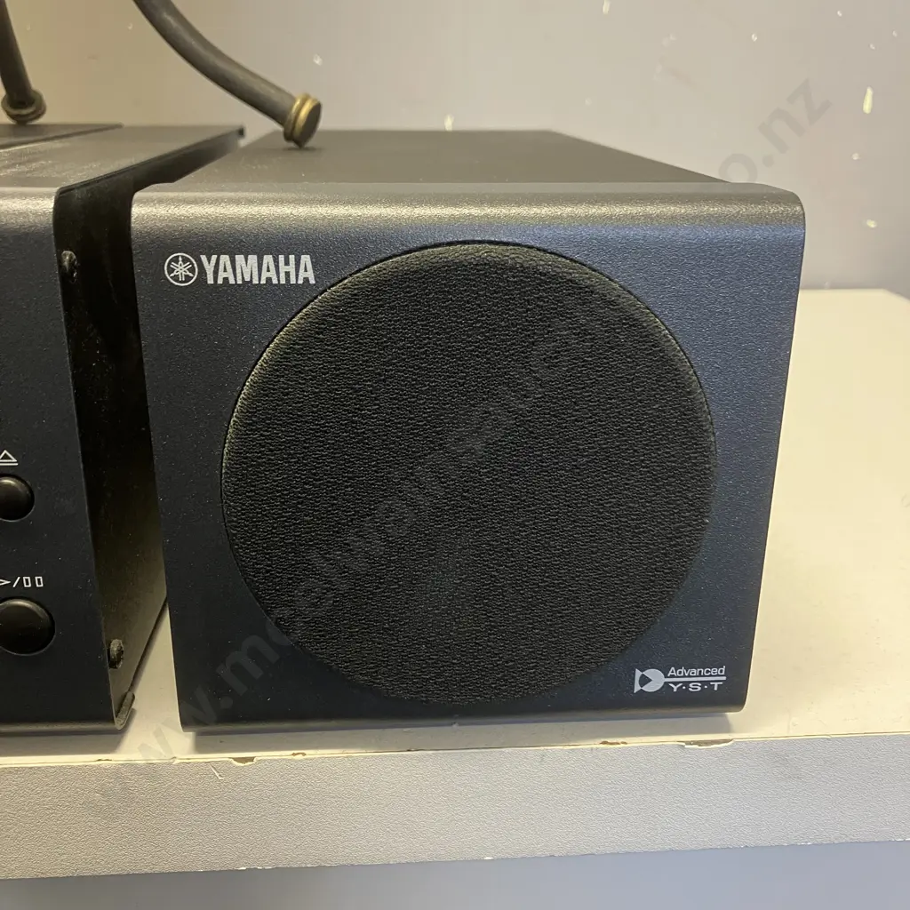 Yamaha Micro Component System CRX-040 With Manual Image 1++