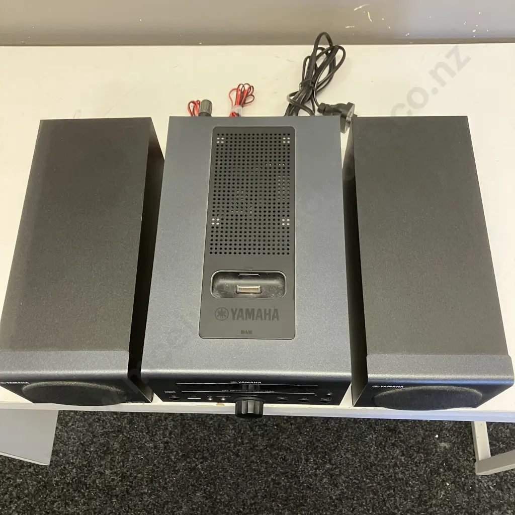 Yamaha Micro Component System CRX-040 With Manual Image 1++