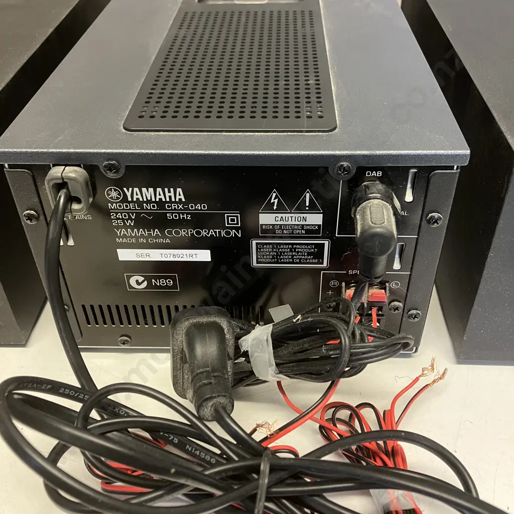 Yamaha Micro Component System CRX-040 With Manual Image 1++
