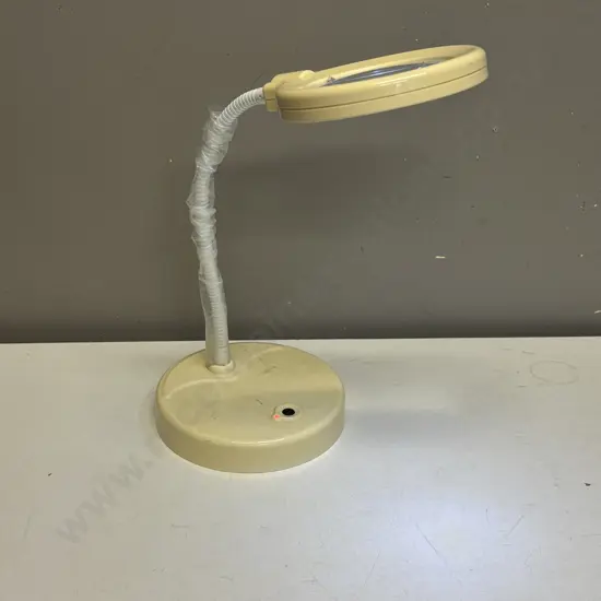Lighted Full Page Magnifier