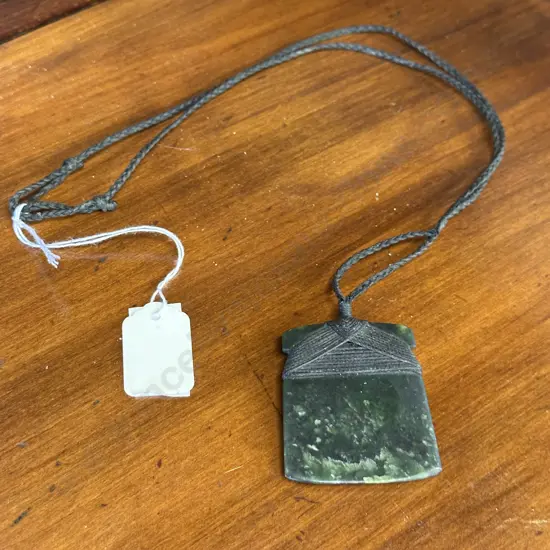 Green Stone Necklace L5,W4.5cm.