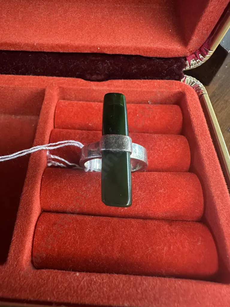 925 Ring With Greenstone Detail Sterling Silver Image 1++