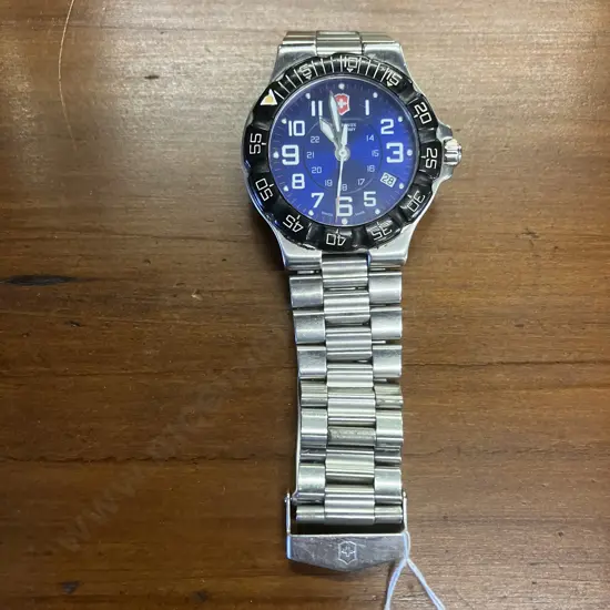 Victorinox Swiss Army Summit XLT Men's Watch Model 241411 - Swiss Made