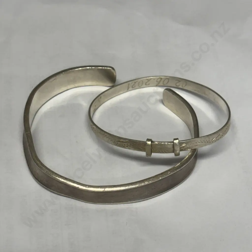 Two Silver Bracelets - 1 childs marked 925 Image 1++