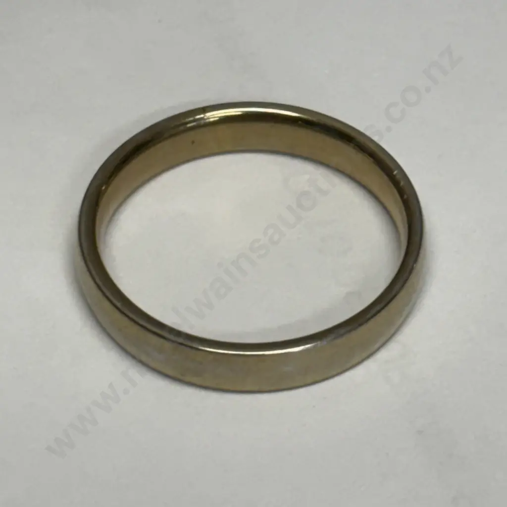 Gold Wedding Band - No visable marks Image 1++
