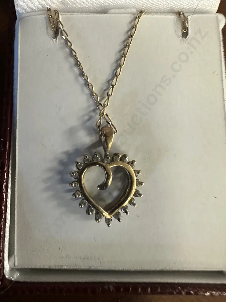 Love Heart Pendant With 375 Stamped Chain Image 1++