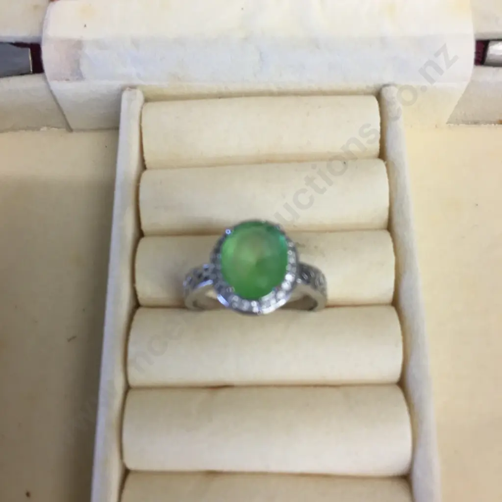 Vintage Oval Ring Stamped 925 With Green Coloured Stone Image 1++