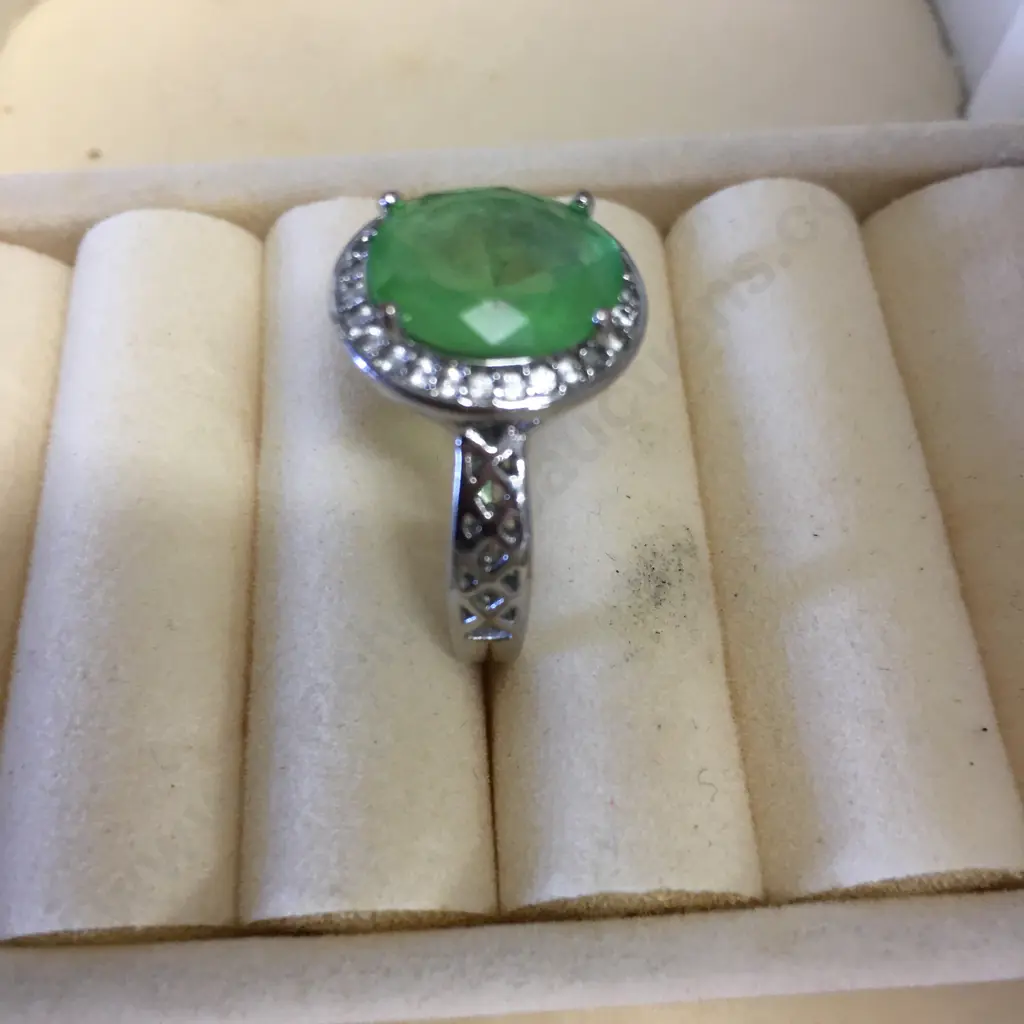 Vintage Oval Ring Stamped 925 With Green Coloured Stone Image 1++