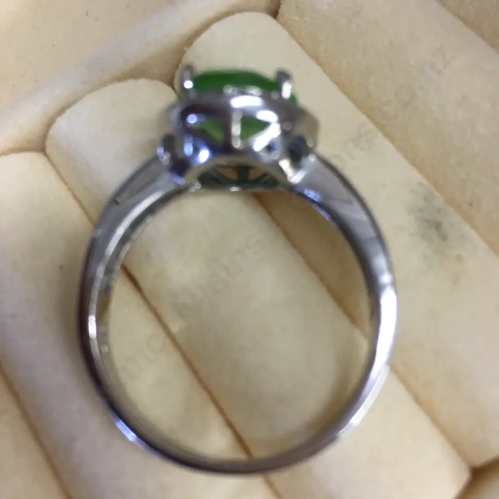Vintage Oval Ring Stamped 925 With Green Coloured Stone Image 1++