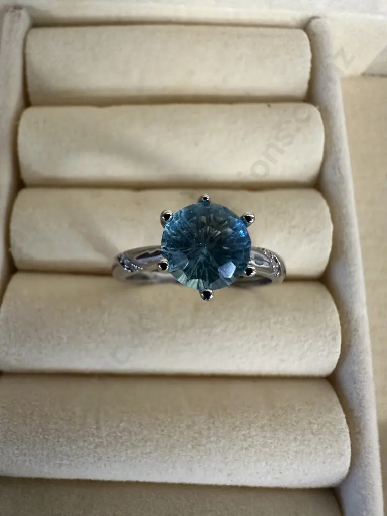 Vintage Ring With Blue Coloured Stone  Image 1++