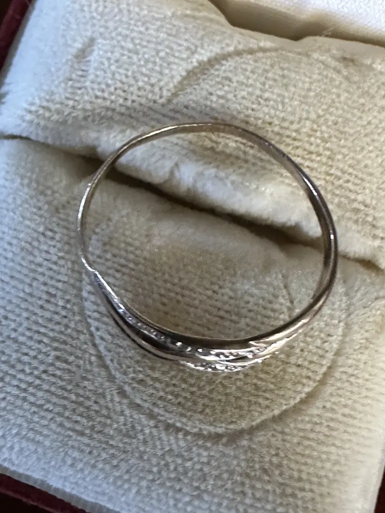 9ct Gold Crossover Ring Stamped Image 1++