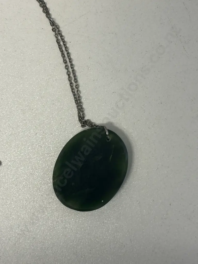 Avantgarde Faux Cameo Pendant On Chain Image 1++
