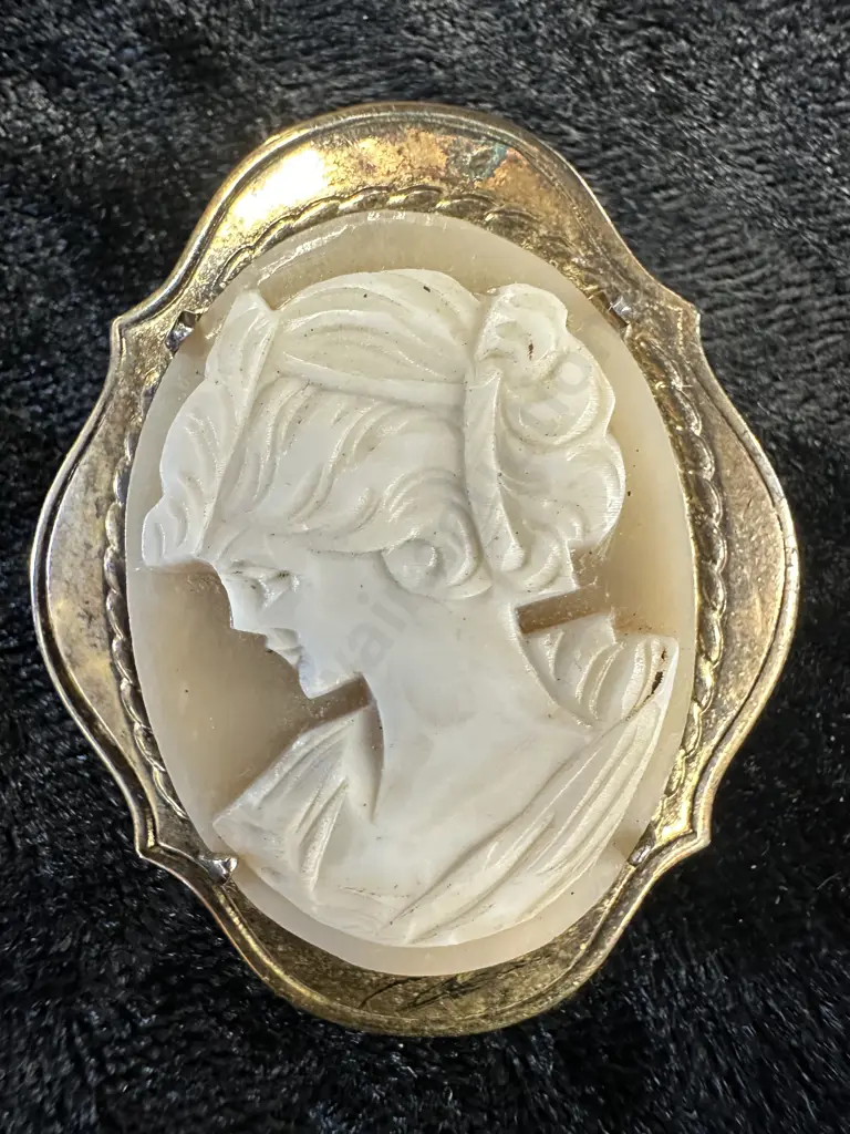 Vintage Gold Cameo Brooch, Stamped Image 1++