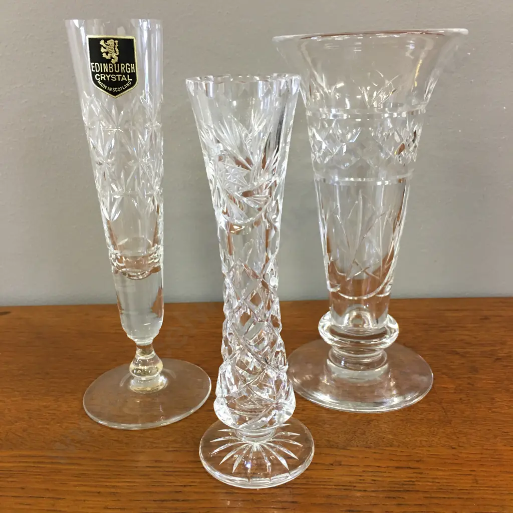 Selection of Vintage Crystal Bud Vases Including Edinburgh Crystal Etc Image 1++