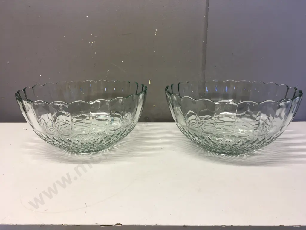 Large Vintage Cut Glass Bowls H40,Dia30. Image 1++