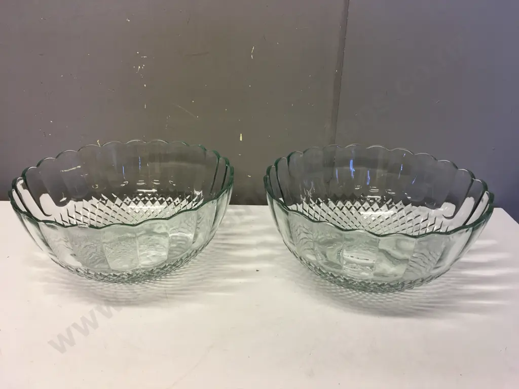 Large Vintage Cut Glass Bowls H40,Dia30. Image 1++