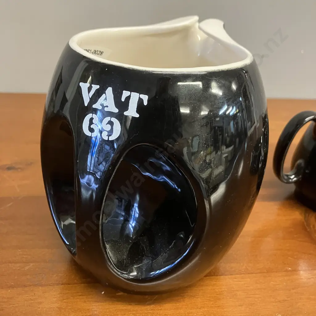 Three Vintage Wade Alcohol Advertsing Items: Vat69 Jug H15cm, Queen Anne Jug H8.5cm and Black and White Ashtray Image 1++