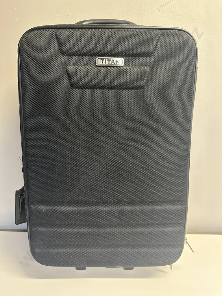 Black Titan Travel Suitcase H66cm. Image 1++