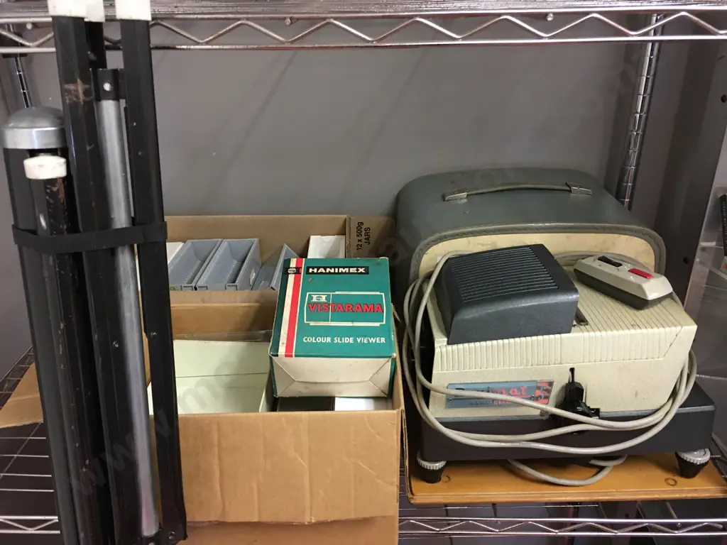 Vintage Braun Nornberg Paximat-S “Electric” Slide Projector, Portable Screen, Etc Image 1++
