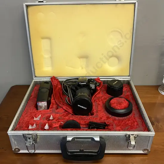 Canon EOS 1000EOS FN 35mm Film  Camera, Canon 35-80mm 1:4-5.6 Lens, Sunpak Flash, Hard Case