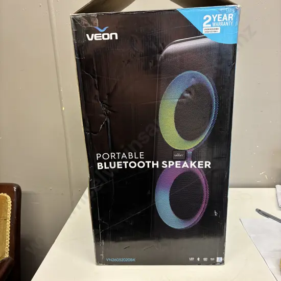 Boxed Veon Portable Bluetooth Speaker. VN26052020BK. Still in plastic