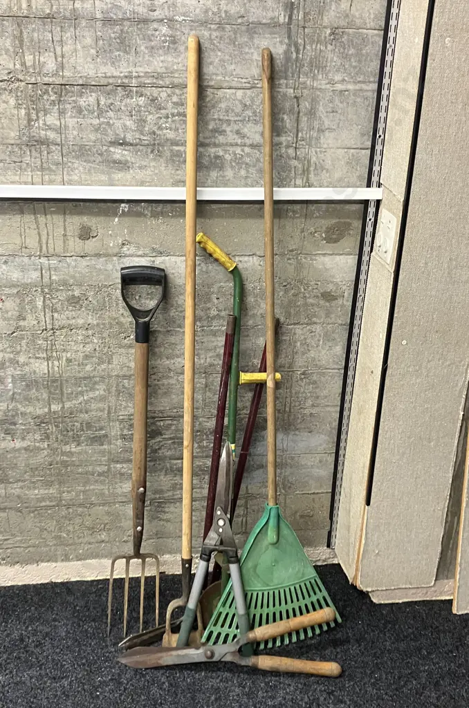 Assorted Garden Tools Image 1++