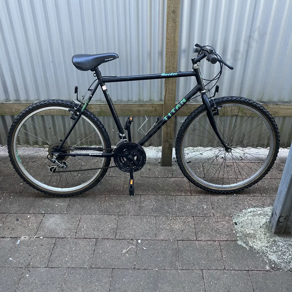 Titan Raider Bike - 18 Speed S/S, Black With Purple & Green Colours Image 1++
