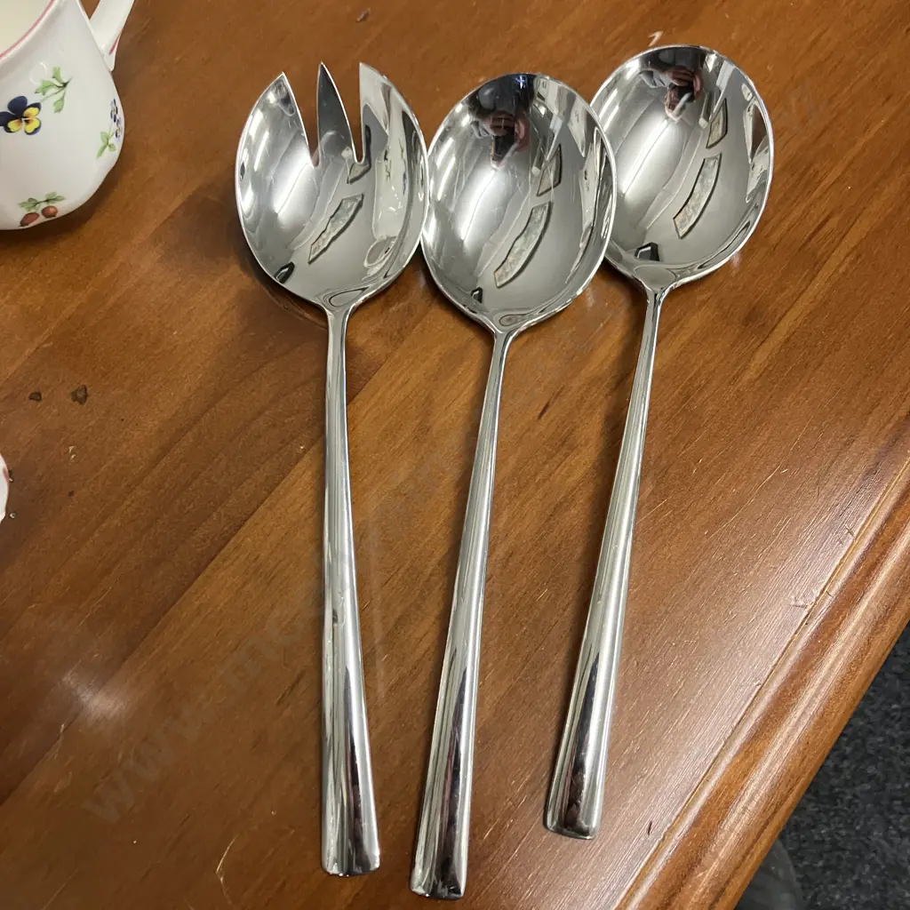Villeroy & Boch Petite Fleur Mugs White, 300 ml, Premium Porcelain - Set of Six. Piedmont Salad Fork & Serving Spoons Image 1++
