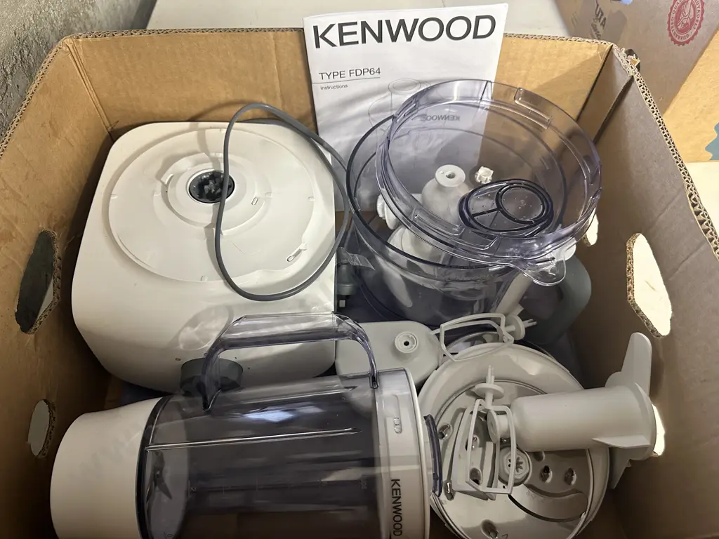 Kenwood Food Processor/Juicer Model FDP64 Image 1++