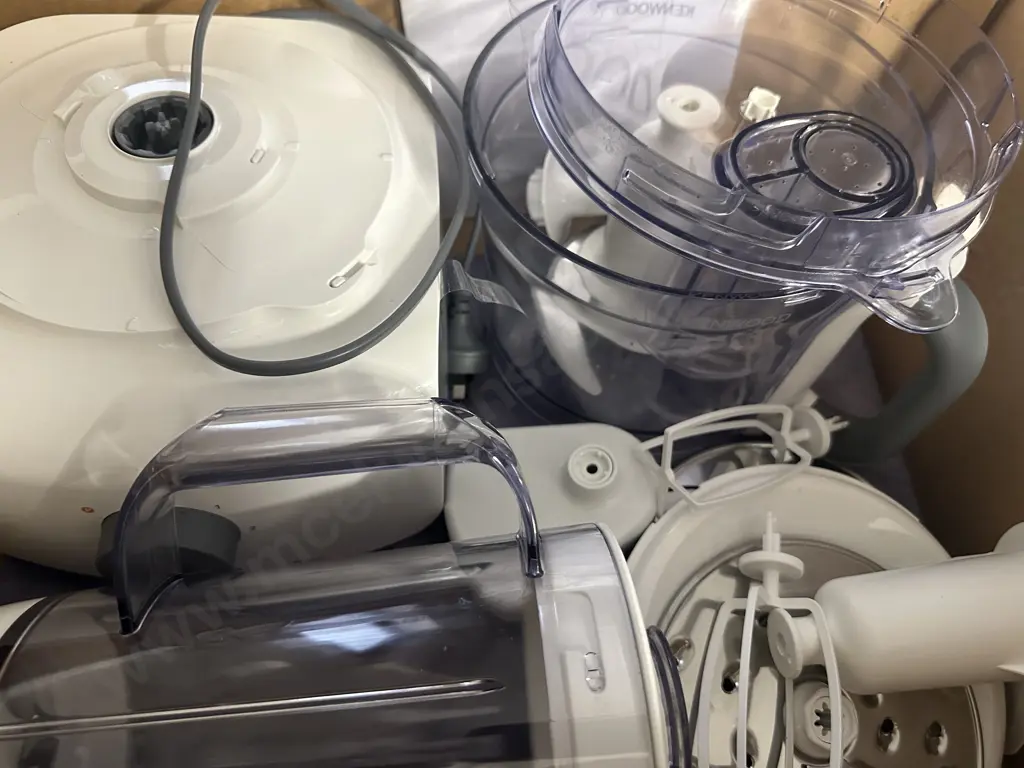 Kenwood Food Processor/Juicer Model FDP64 Image 1++