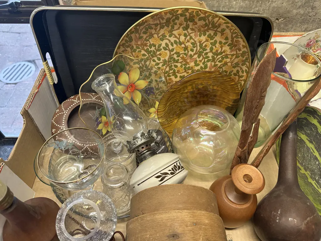 Box Lot - Wooden Ware, Lamp, Trays Etc Image 1++