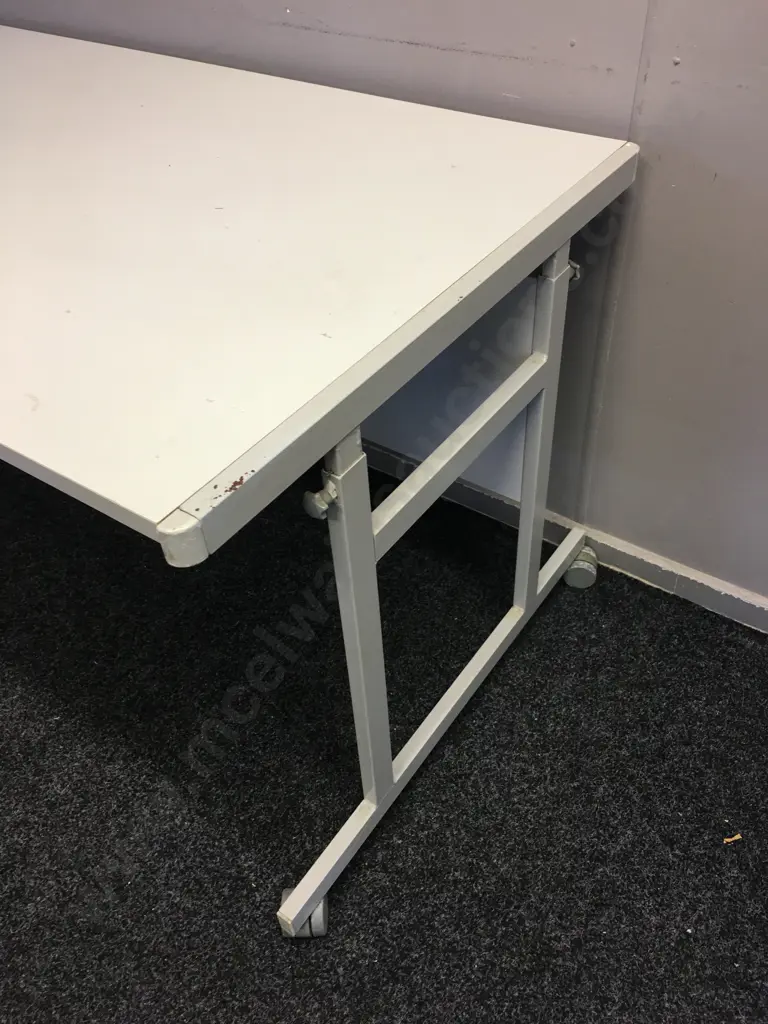 Mobile Cream Rectangular Office Desk H65,W121,D70cm Adjustable Height Image 1++