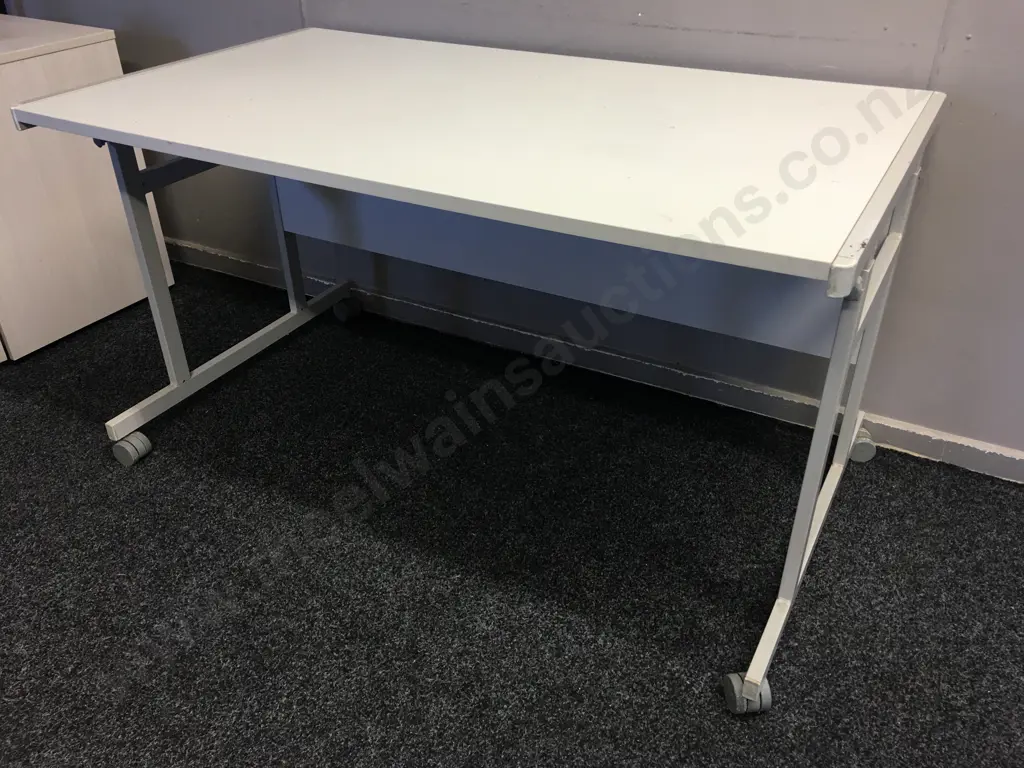 Mobile Cream Rectangular Office Desk H65,W121,D70cm Adjustable Height Image 1++