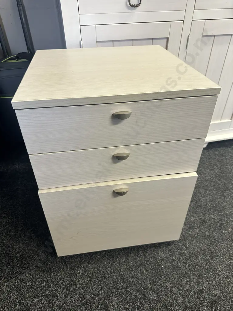 Cream Oak Look 3 Drawer Filing Cabinet H63,W47,D46cm. Image 1++