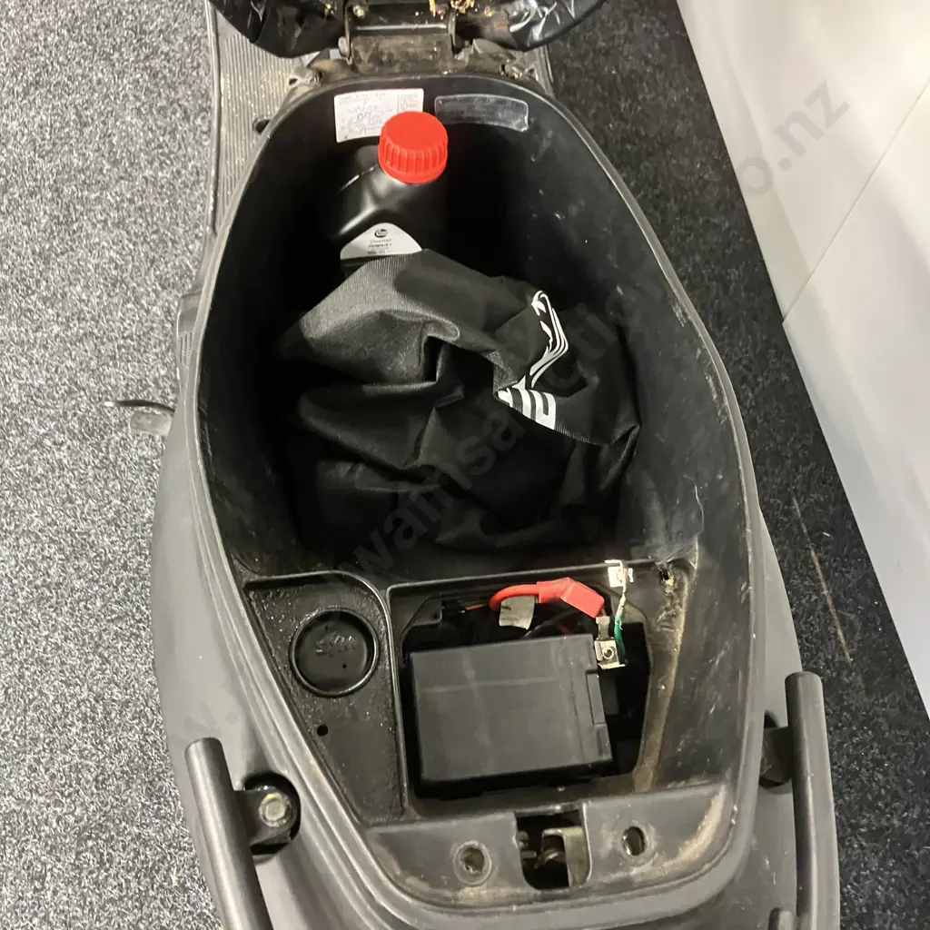 SYM DD50 Motor Scooter, No Key (sold as-is) Image 1++
