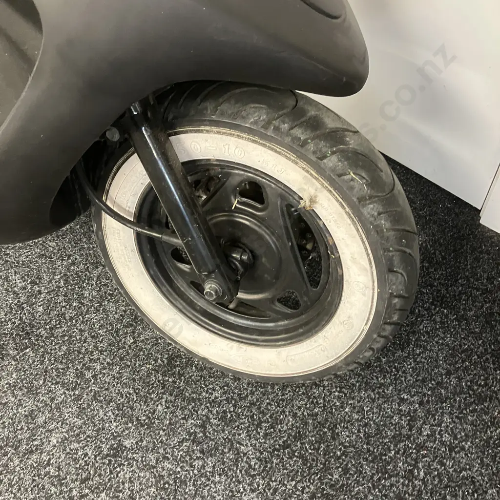 SYM DD50 Motor Scooter, No Key (sold as-is) Image 1++