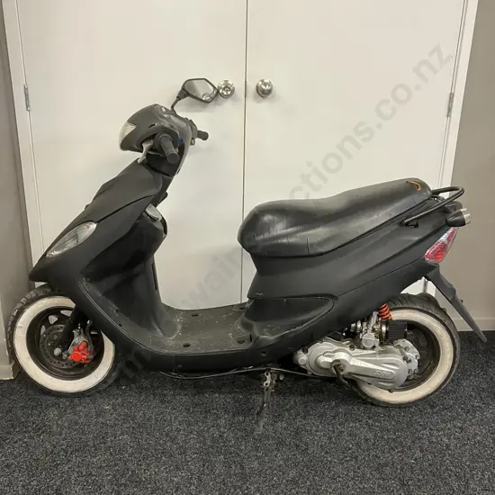 SYM DD50 Motor Scooter, No Key (sold as-is)