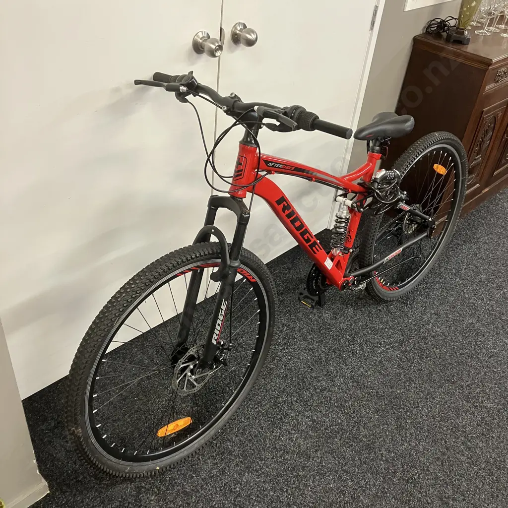 Red & Black Ridge Aftershock 21 Speed Mountain Bike (Missing a Pedal) Image 1++