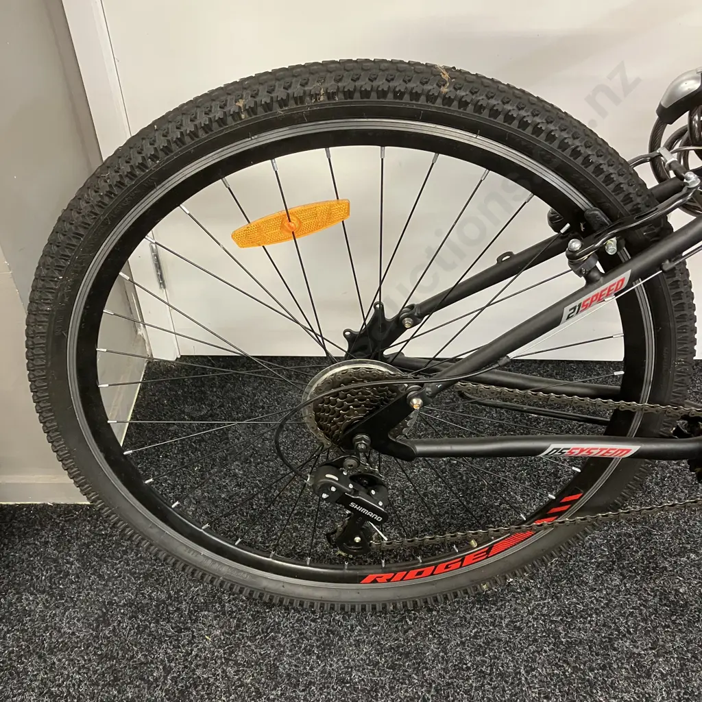 Red & Black Ridge Aftershock 21 Speed Mountain Bike (Missing a Pedal) Image 1++