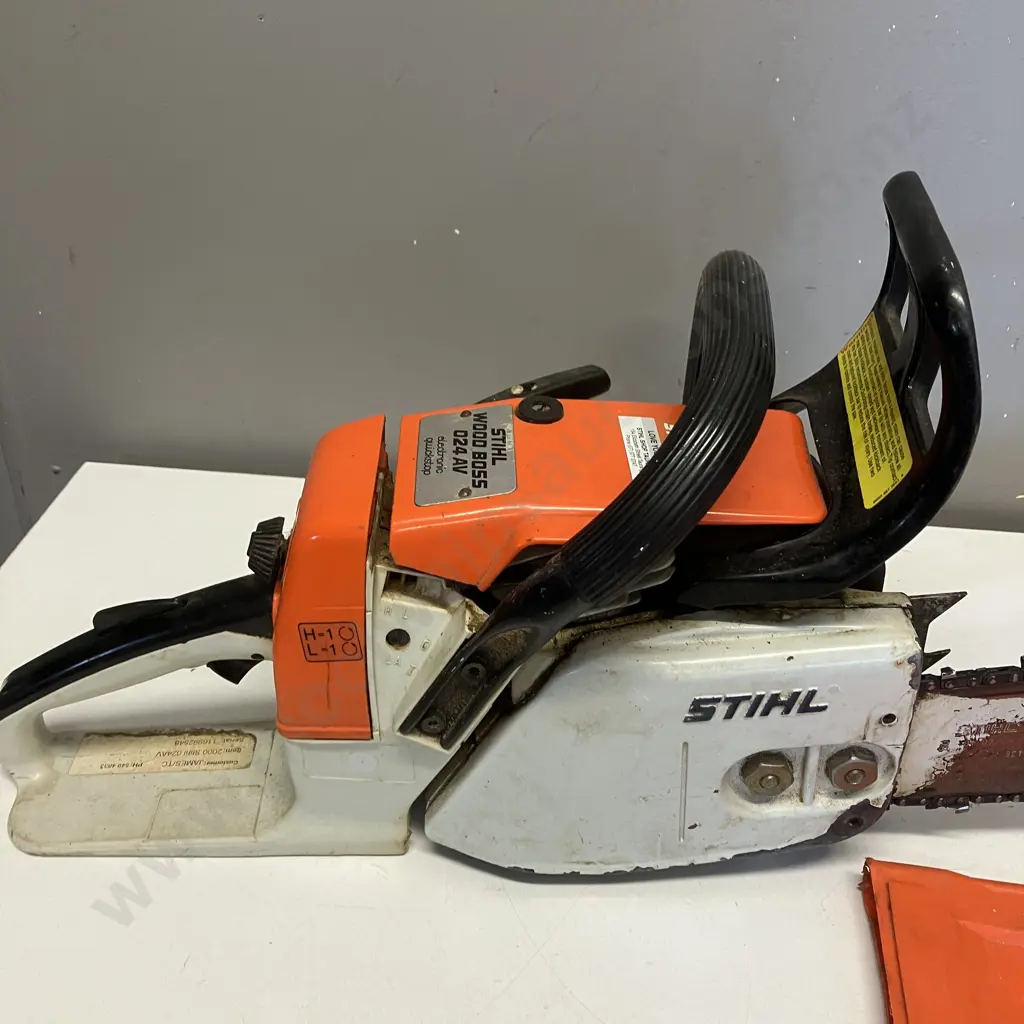 STIHL 024 AV Electronic Quickstop Wood Boss Chainsaw Image 1++