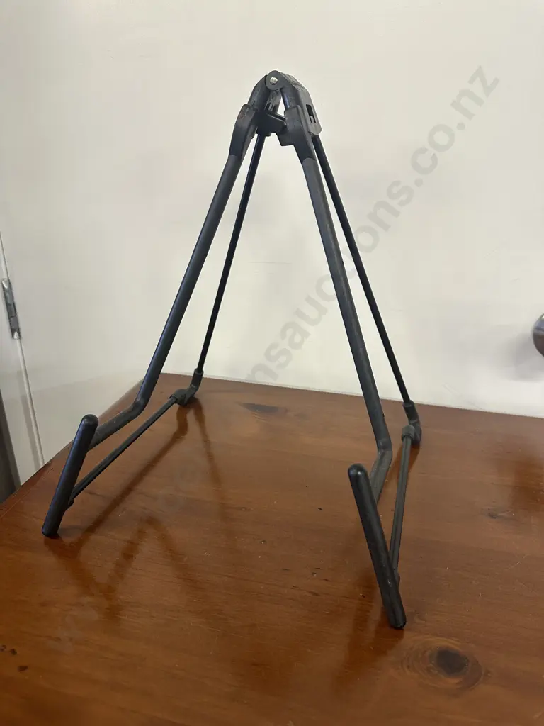 Black Fold Up Rock Stand H34cm. Image 1++