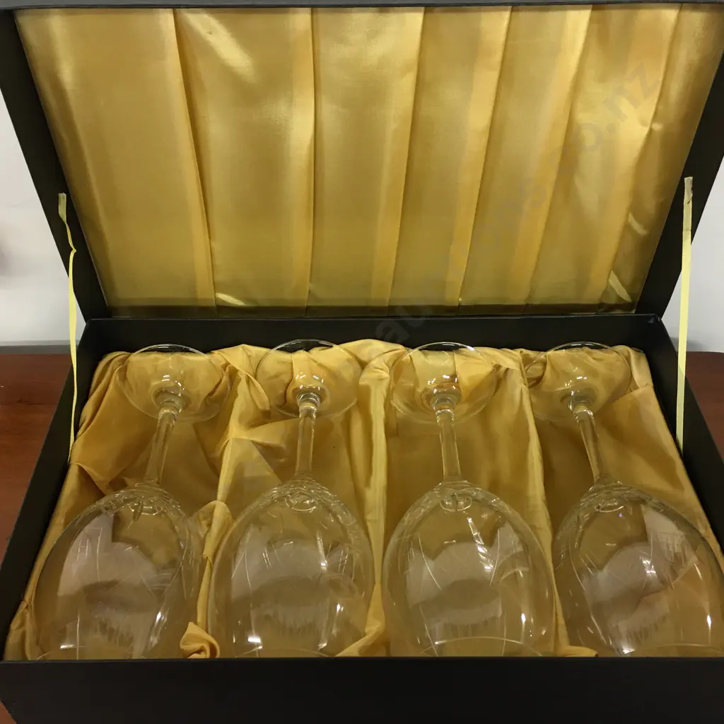Boxed Set Of Four Crystal Wine Glasses Image 1++