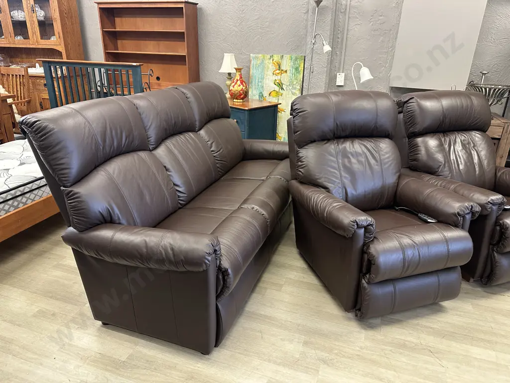 MORGAN La-Z-Boy "Eden" Chocolate Brown Full Leather 3 Seater Couch And Two Power XR+ (electric) Recliner - Rocker Chairs Image 1++