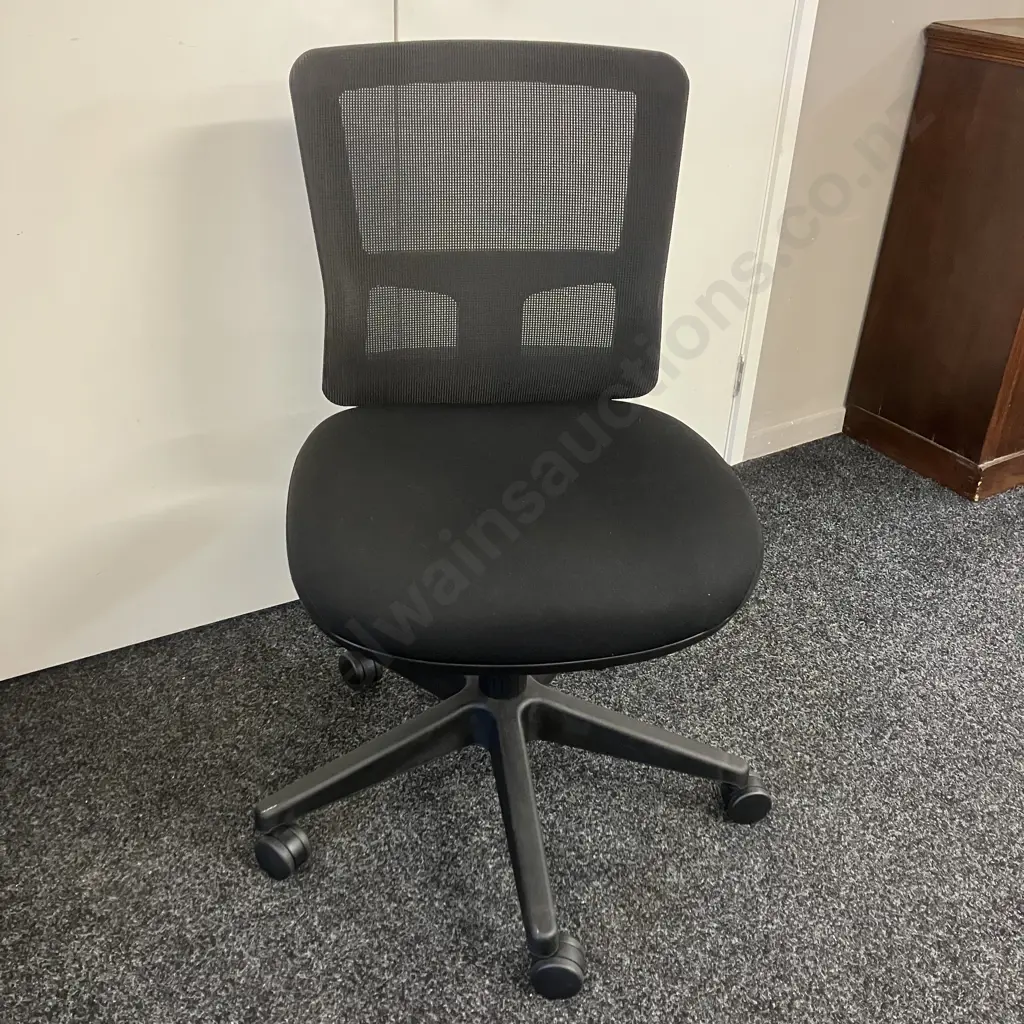 Buroseating Desk Chair - Buro Metro II Connect Black Image 1++