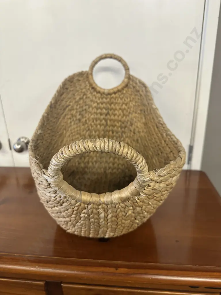 Water Hyacinth Double Handled Basket H47,W58cm. Image 1++