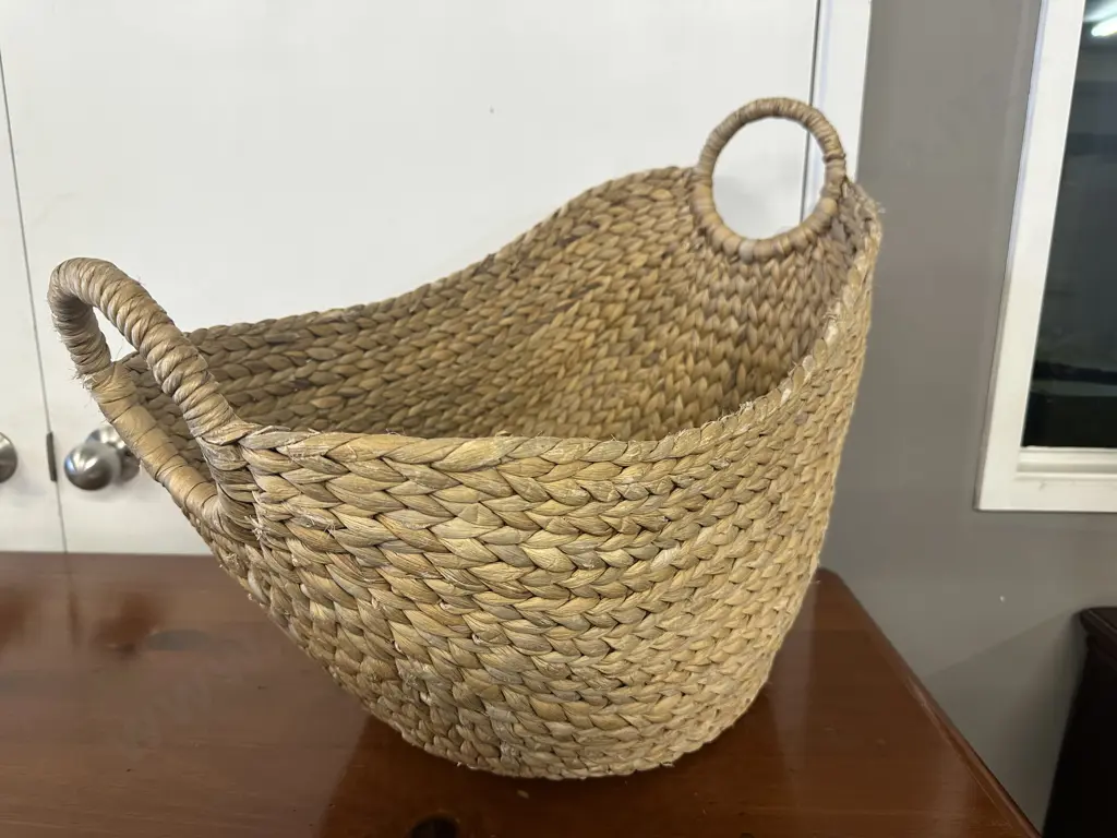 Water Hyacinth Double Handled Basket H47,W58cm. Image 1++