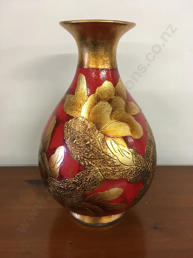 Decorative Vase Red With Embossed Gold Leaf Detail H 33cm. Image 1++
