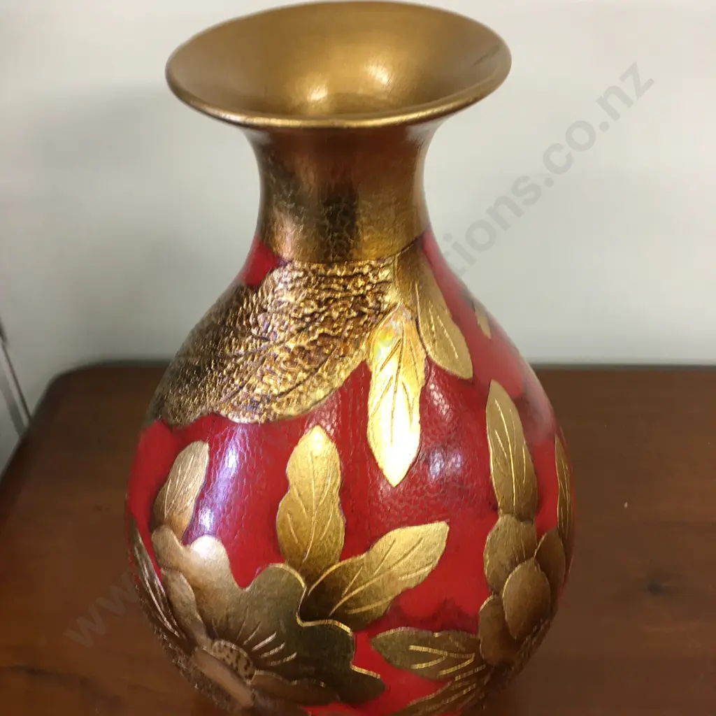 Decorative Vase Red With Embossed Gold Leaf Detail H 33cm. Image 1++